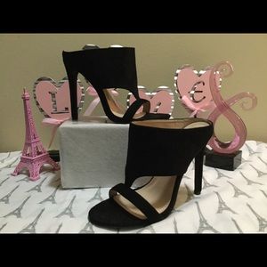 BRAND NEW!! YOKI Heels